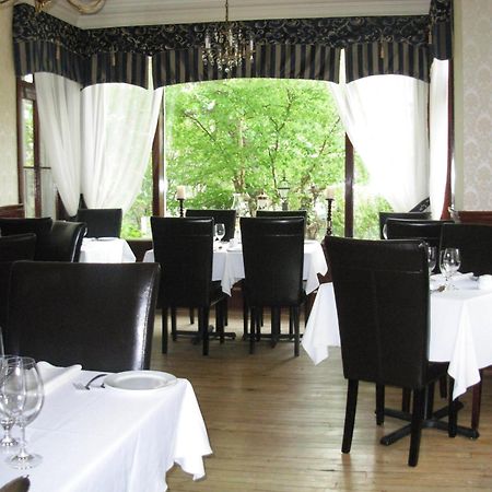 Chez Truchon Bistro-Auberge La Malbaie Ngoại thất bức ảnh