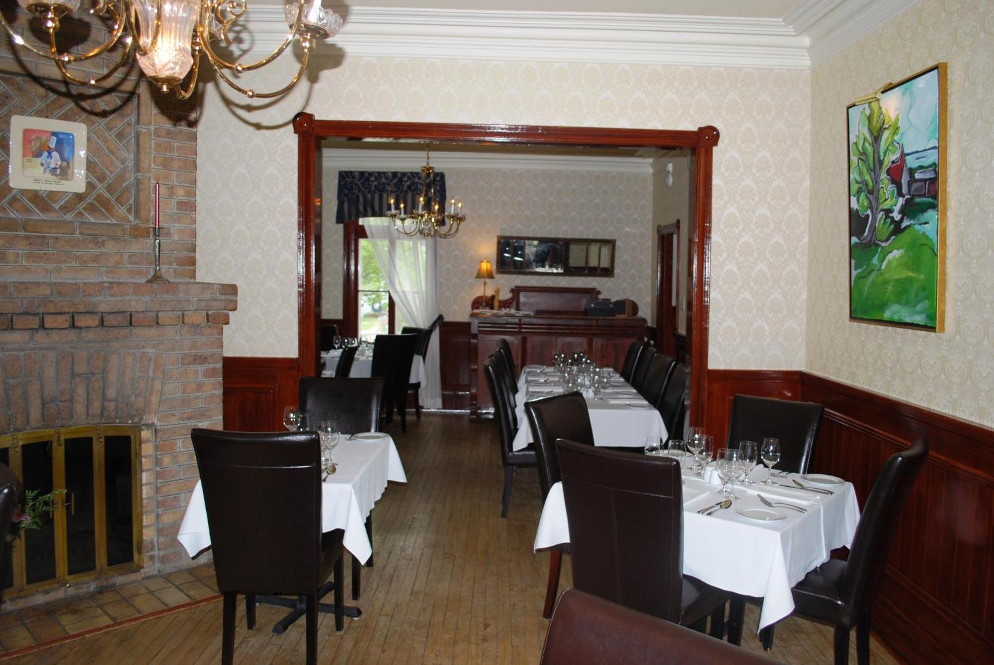 Chez Truchon Bistro-Auberge La Malbaie Ngoại thất bức ảnh
