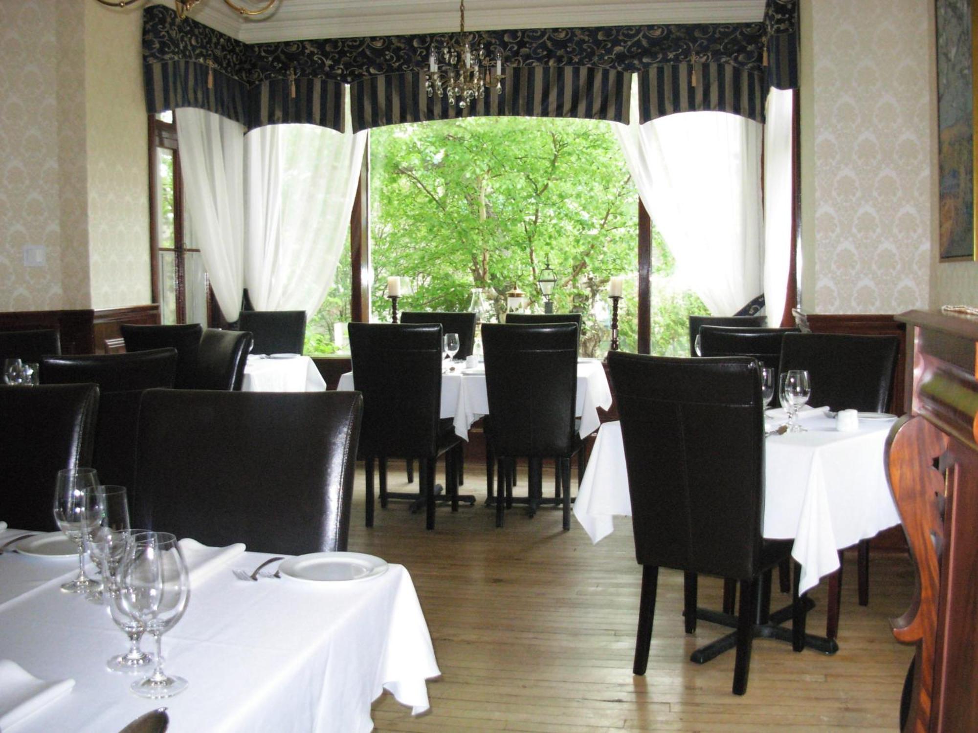 Chez Truchon Bistro-Auberge La Malbaie Ngoại thất bức ảnh