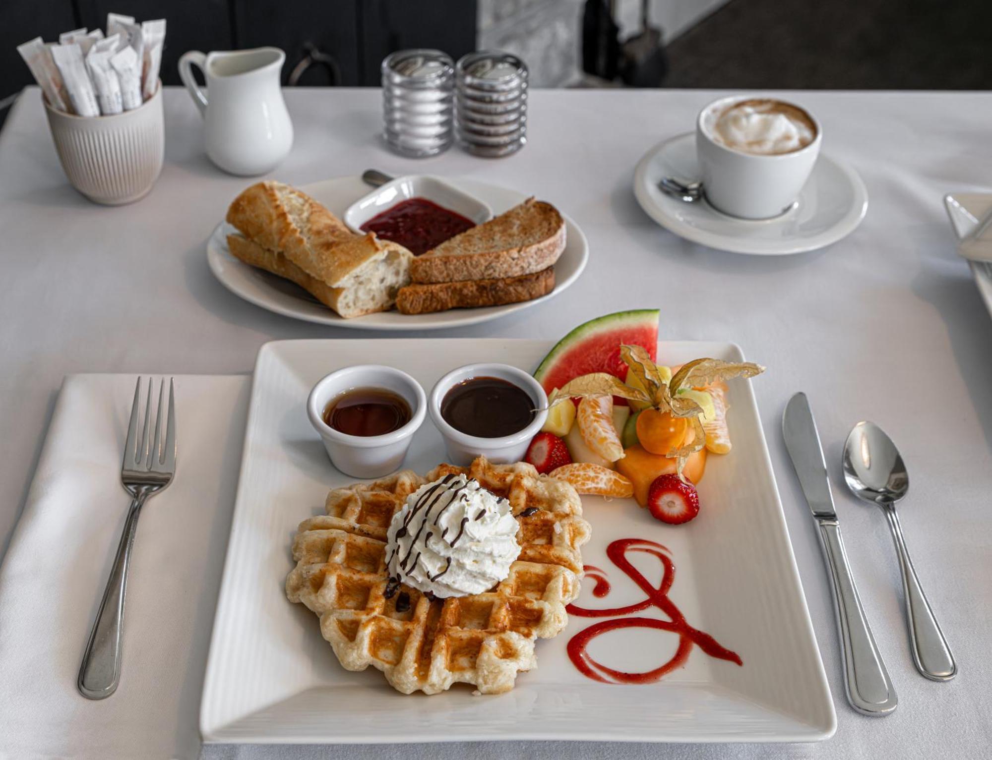 Chez Truchon Bistro-Auberge La Malbaie Ngoại thất bức ảnh